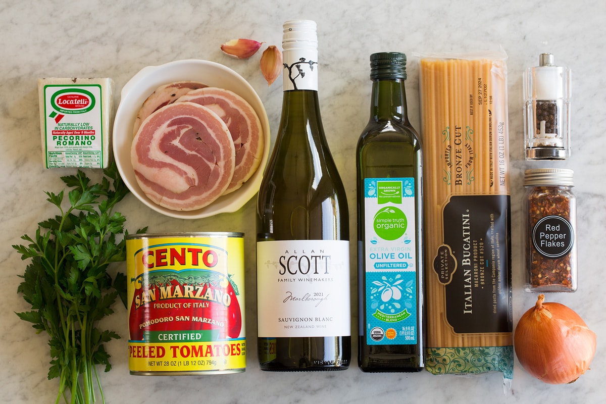 Ingredients needed to make amatriciana.