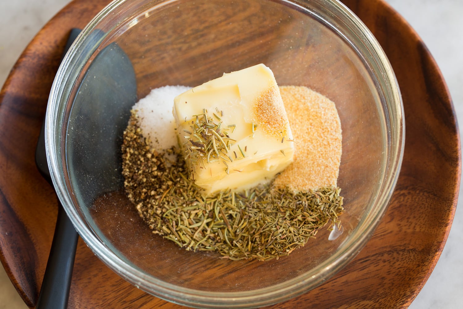 Butter herb mixture before mixing.